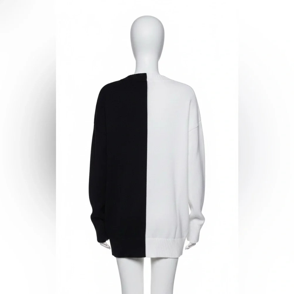 Dolls-kill oversized skull sweater - Picture 2 of 4